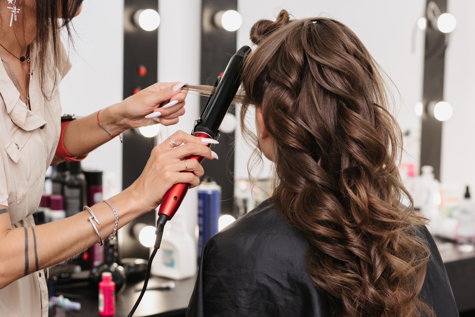 Salon de coiffure - Coupe d’entretien ou changement de style<br />
